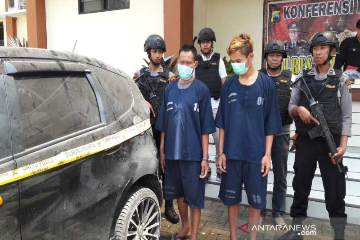 Taruhan pilkades dibatalkan, pelaku bakar mobil korban di Parakan