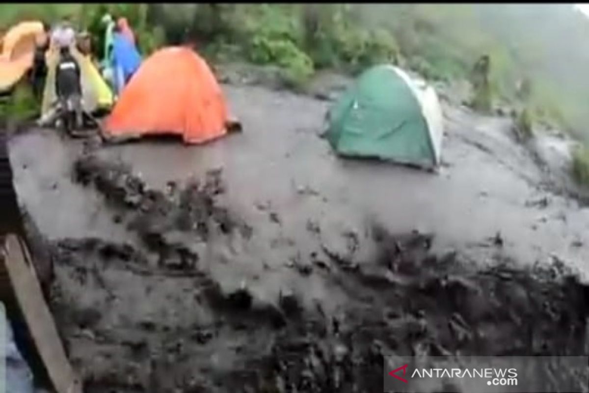 Pendaki Merbabu diminta waspadai hujan deras