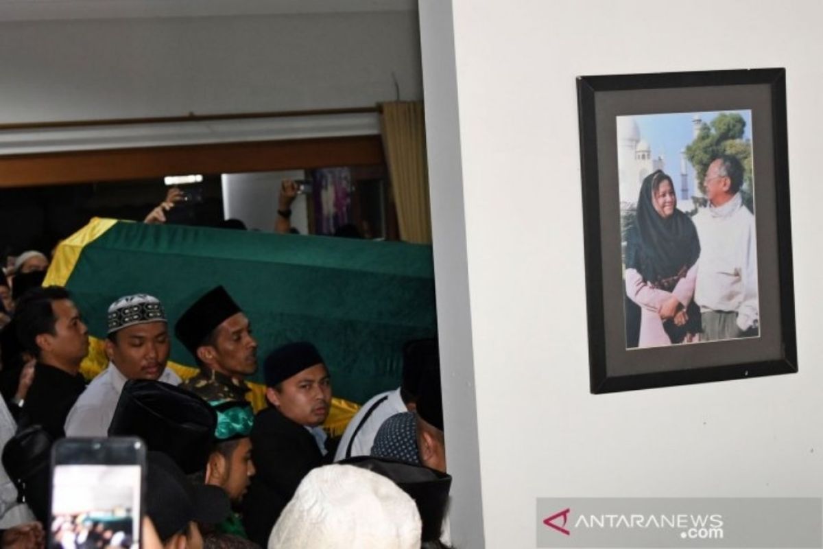 Presiden Jokowi sampaikan duka atas wafatnya Gus Sholah