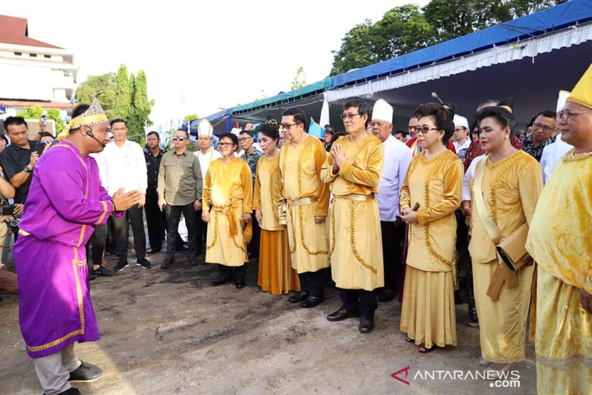 Warga Manado asal Nusa Utara apresiasi wali kota-wawali  karena gelar "tulude"