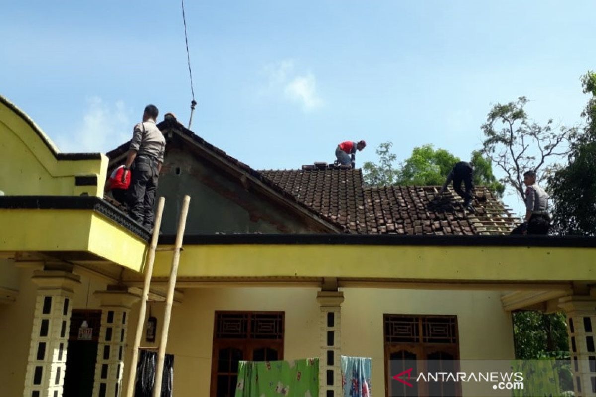 38 rumah di Andong Boyolali rusak diterjang angin kencang