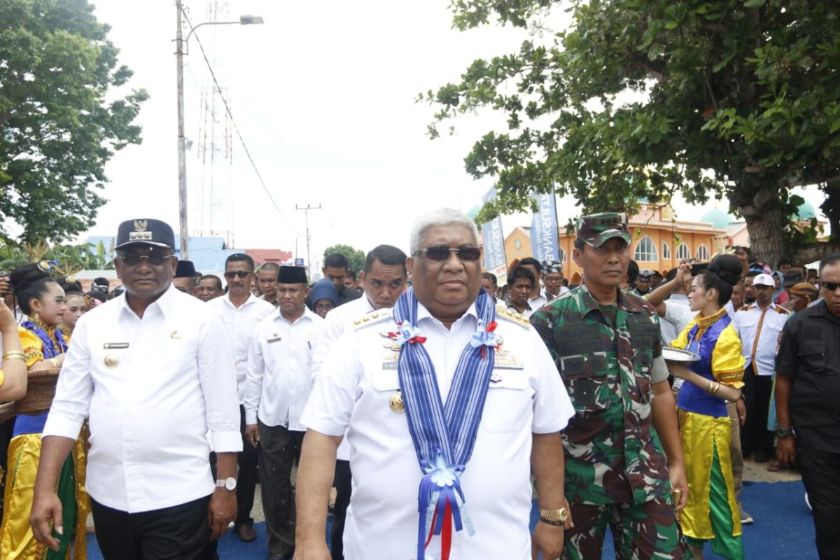 Kunker di Buton Tengah, Gubernur Resmikan Gedung Kesenian "Mawasangka Centre"