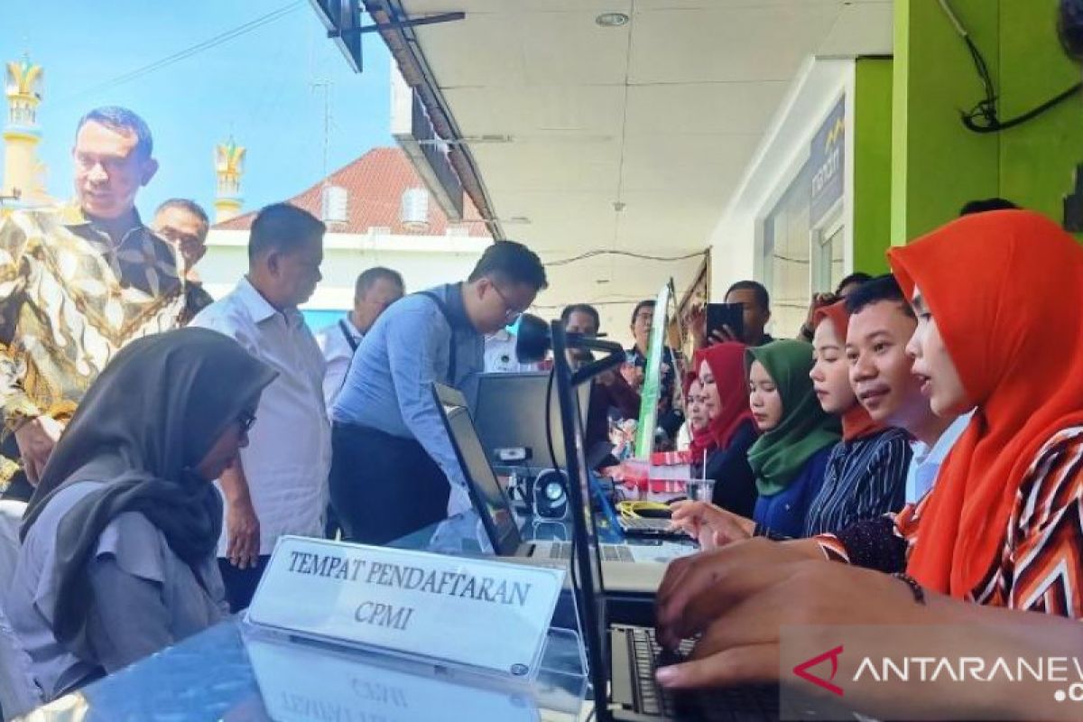 Disnakertrans NTB mengawasi izin suami TKW tujuan Arab Saudi