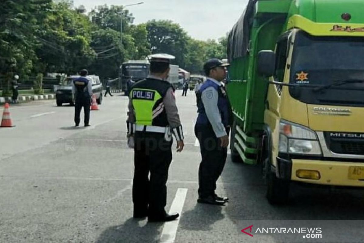 20 kendaraan terjaring razia laik jalan di Pekalongan