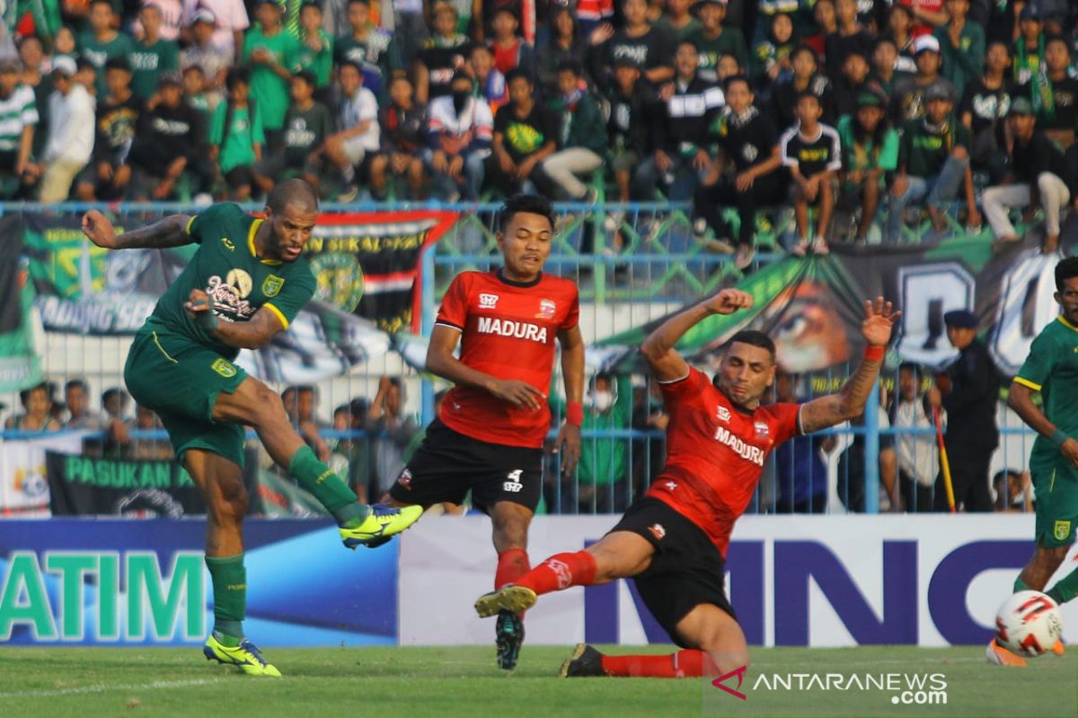 Persebaya Surabaya taklukkan Madura United 4-2