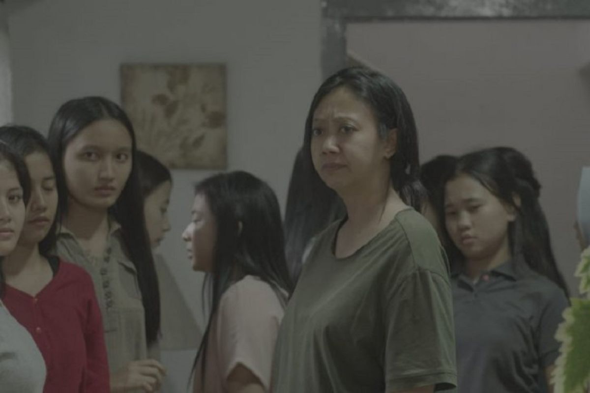 Karena penasaran, Asri Welas main di film berjudul "Aku Tahu Kapan Kamu Mati"