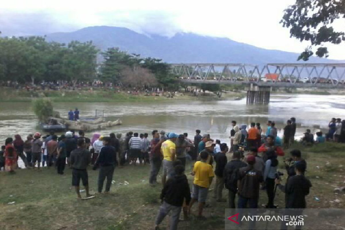 Perburuan buaya berkalung ban di Palu terus dilanjutkan