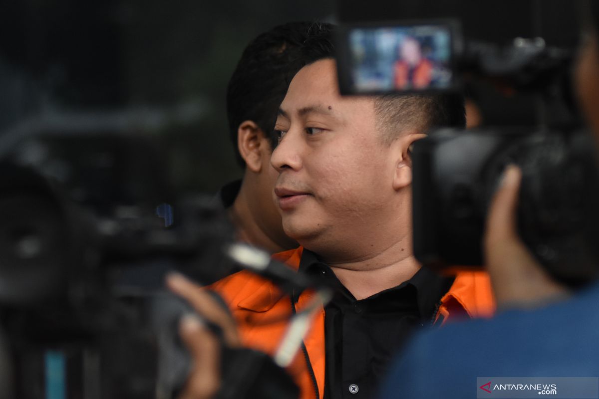 Kader PDIP didakwa suap Komisioner KPU Rp600 juta