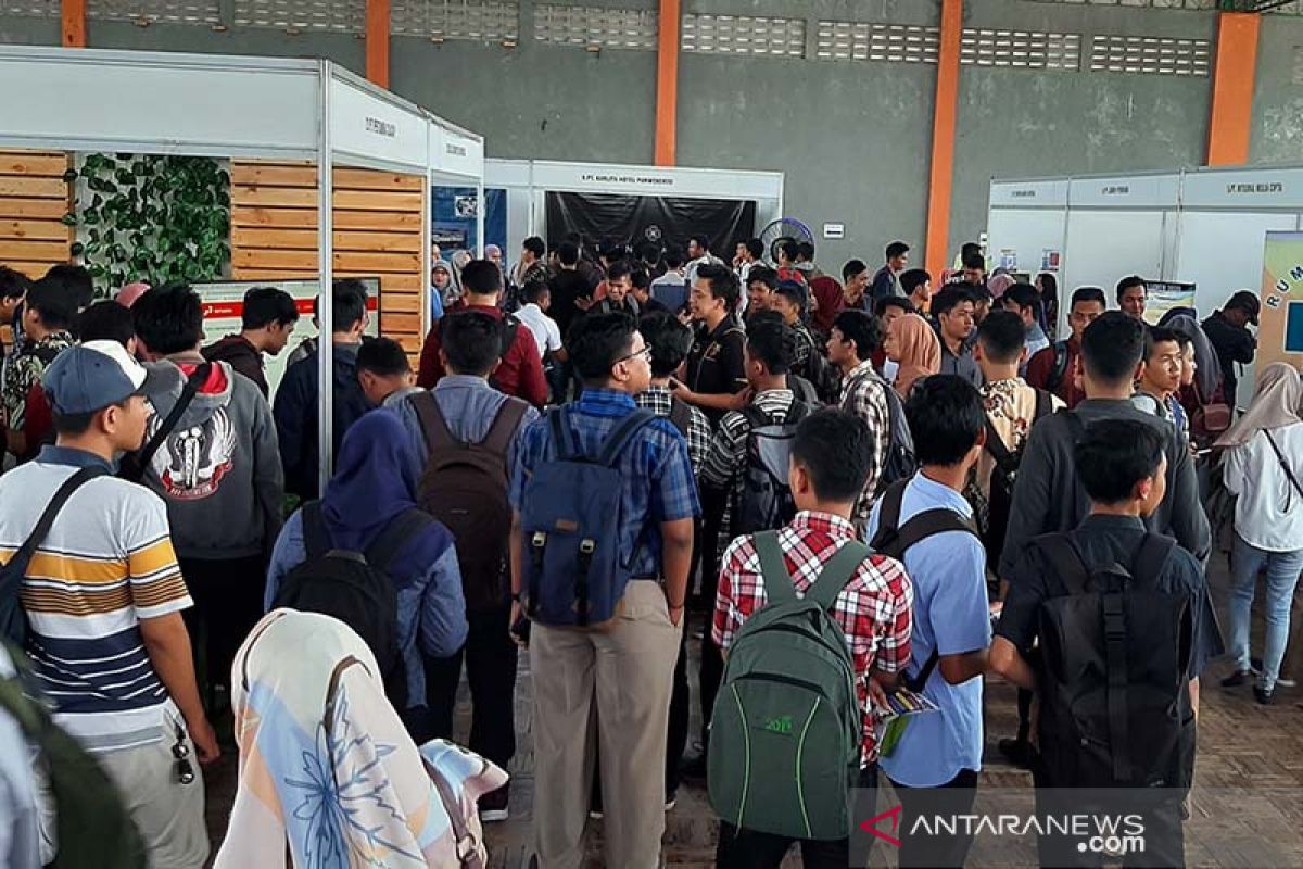 Ribuan pencari kerja serbu "Banyumas Career Expo 2020"