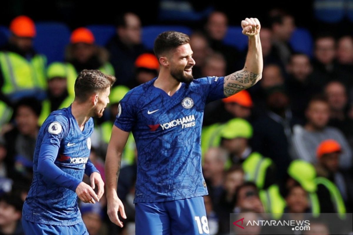 Chelsea taklukkan Tottenham 2-1