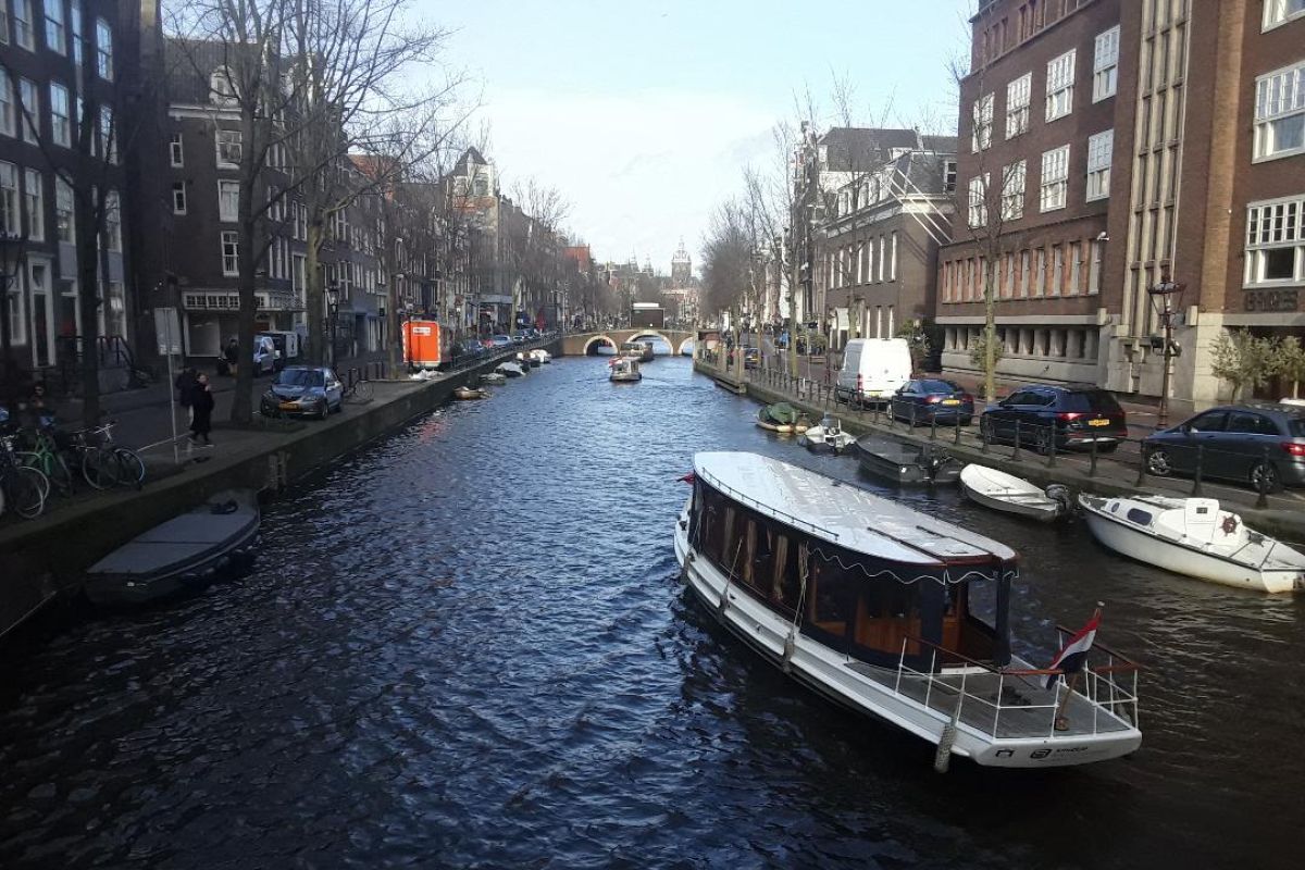 Andaikan  sungai Indonesia sebersih kanal-kanal Amsterdam