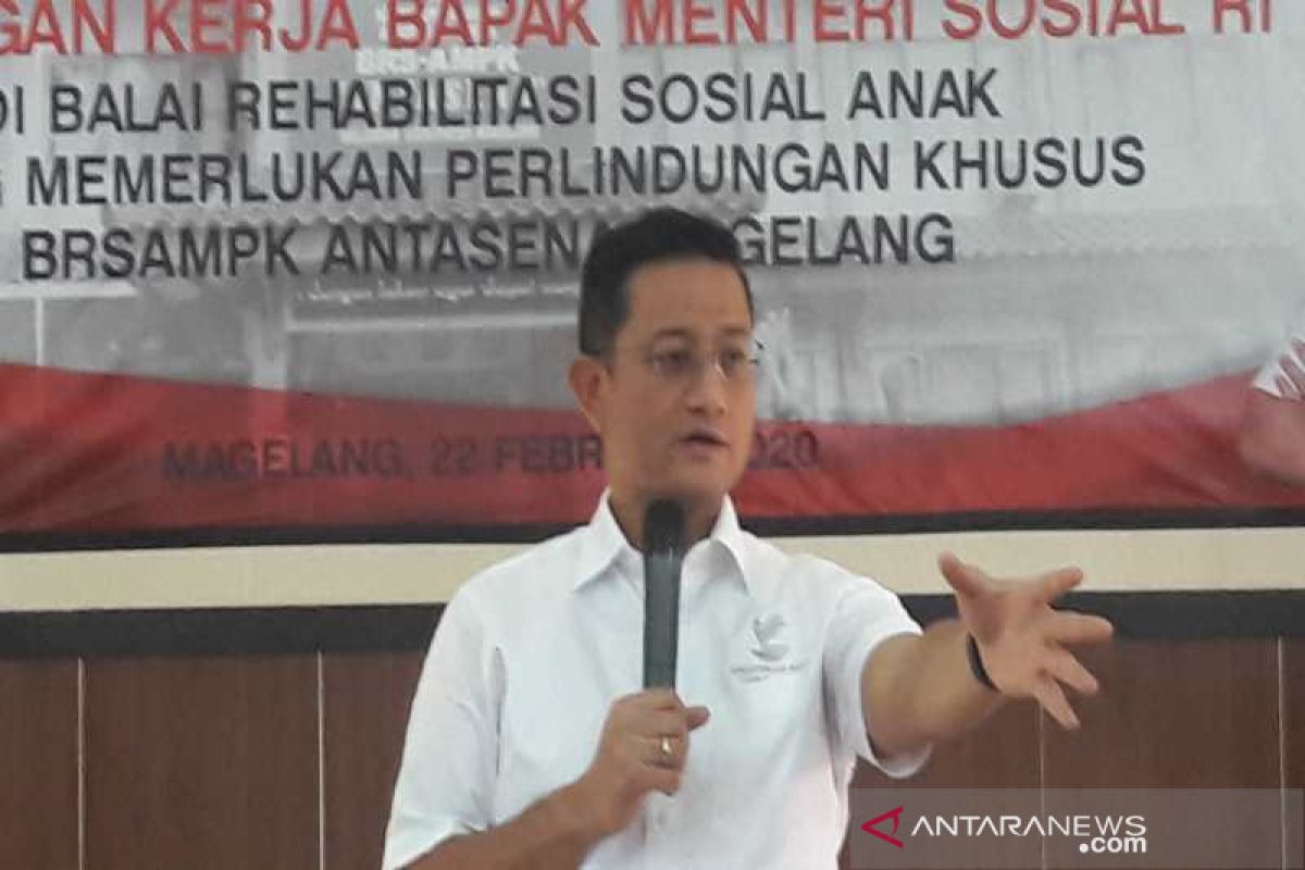 Mensos memberikan motivasi anak-anak Baresos Antasena