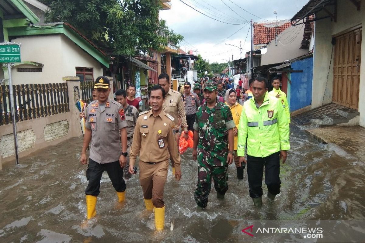 Diguyur hujan semalaman, Batang dan Pekalongan dikepung banjir