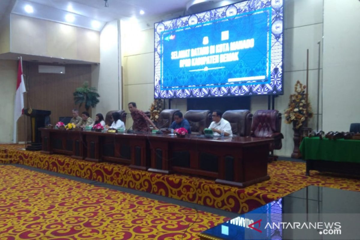 DPRD Demak belajar  pemanfaatan keuangan di Manado