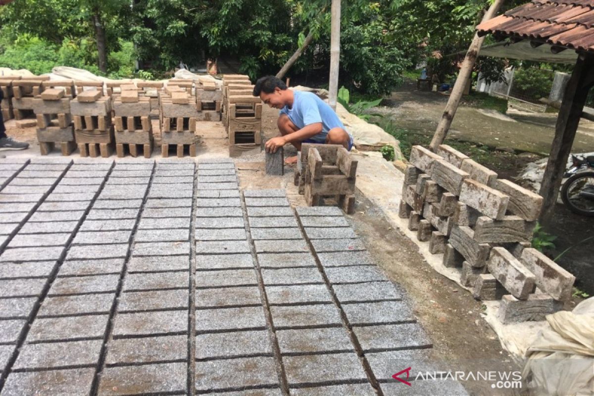 Musim hujan, produksi batu bata Boyolali turun 40 persen