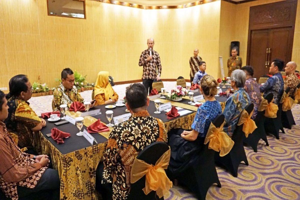 Pemkab Pekalongan titip  promosi wisata pada Kedubes Australia