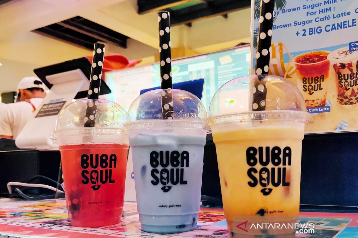 Minuman boba hadir dengan rasa kunyit