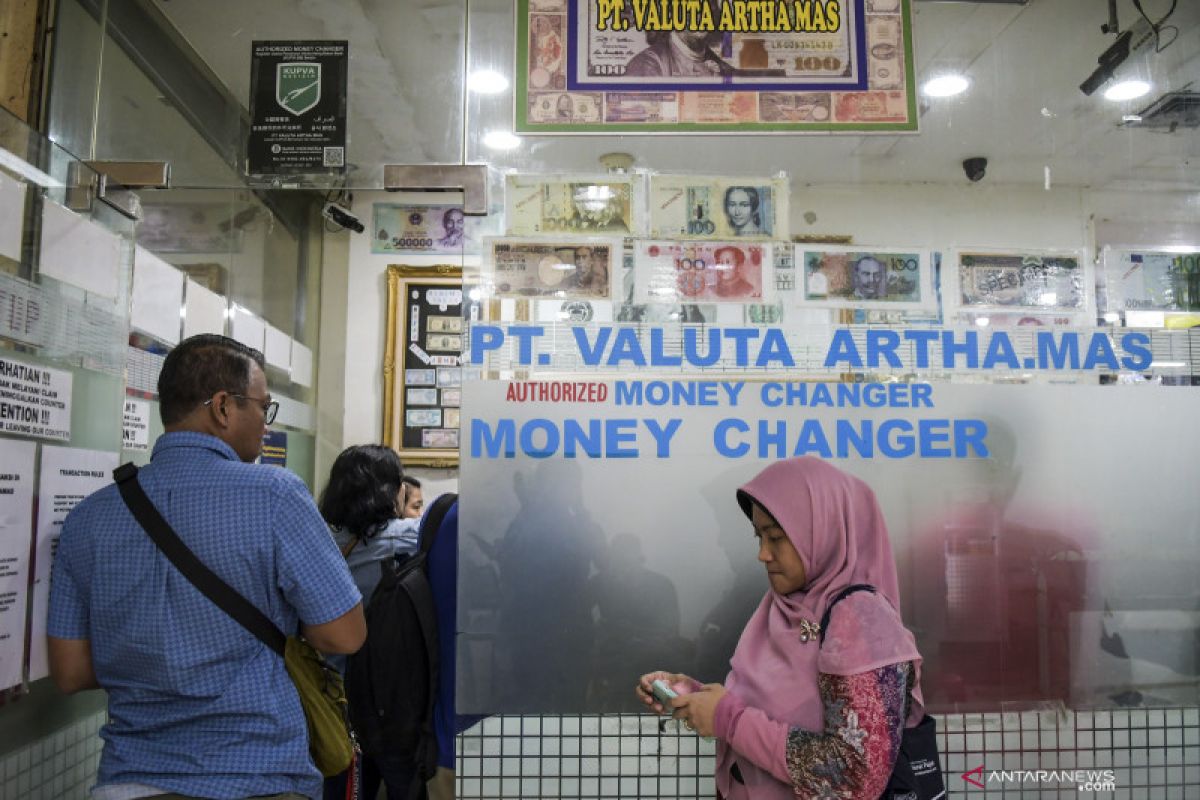 Rupiah melemah seiring koreksi mata uang kawasan Asia