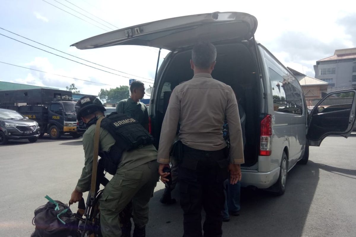 Polres Mimika kirim anggota perkuat Polsek Tembagapura hadapi ancaman KKB