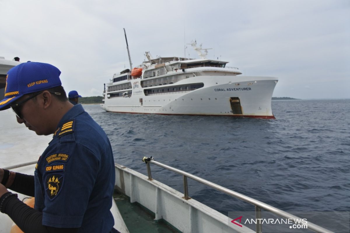 Lembata juga melarang kapal pesiar dari Australia berlabuh