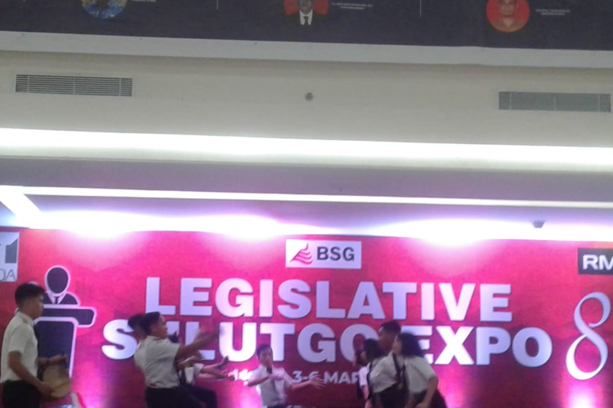 Atraksi Yel-yel pelajar warnai penutupan Legislative Expo