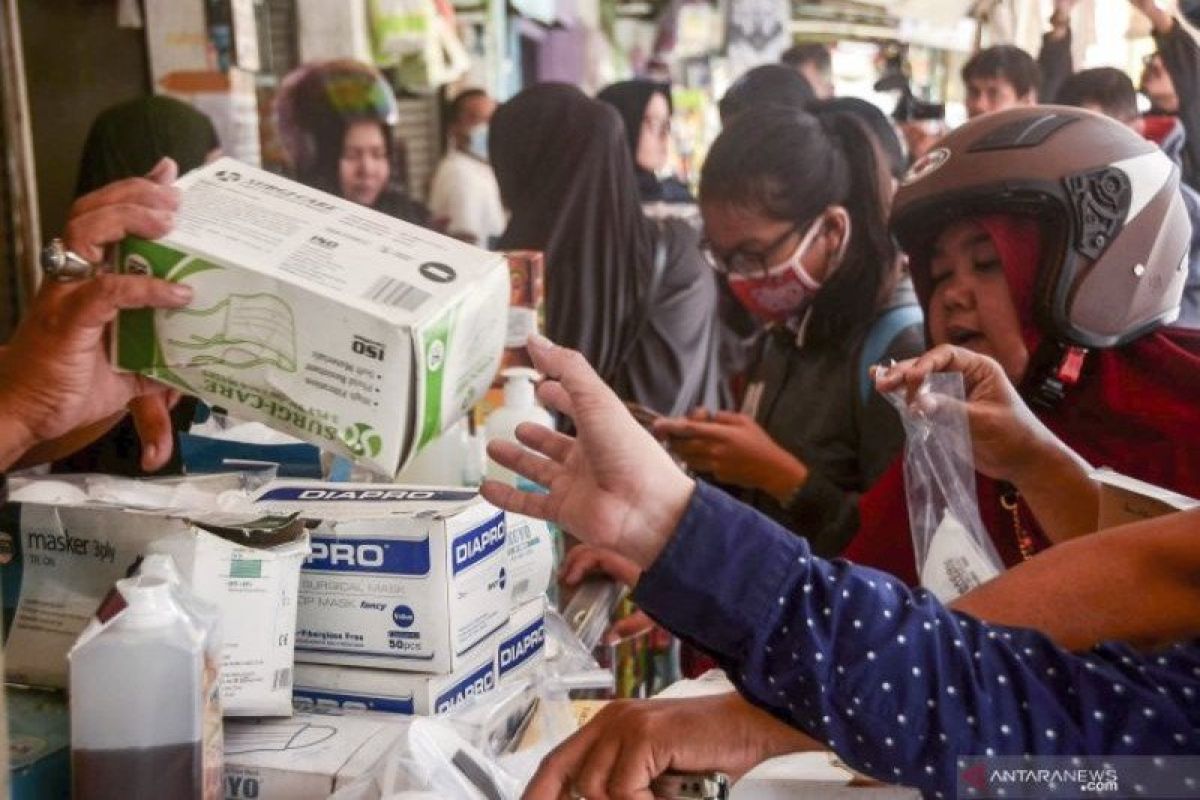 PT RNI sebut lapisan dalam masker yang diimpor dari luar negeri merupakan komponen krusial