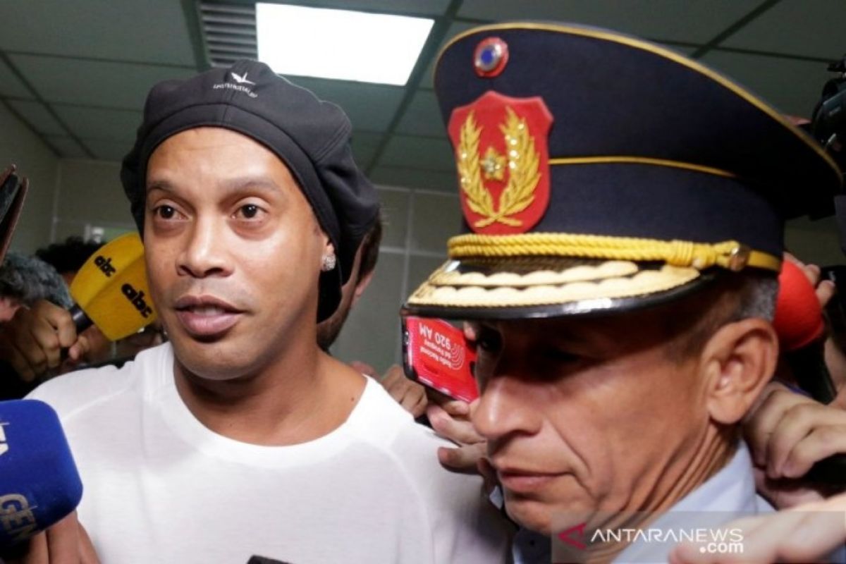 Ronaldinho ditahan, pemalsuan paspor di Paraguay