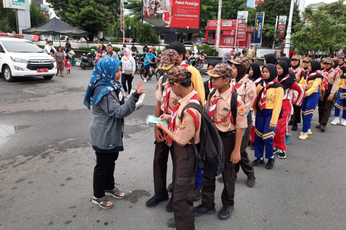 Semen Gresik bagikan ribuan masker kepada pengunjung CFD