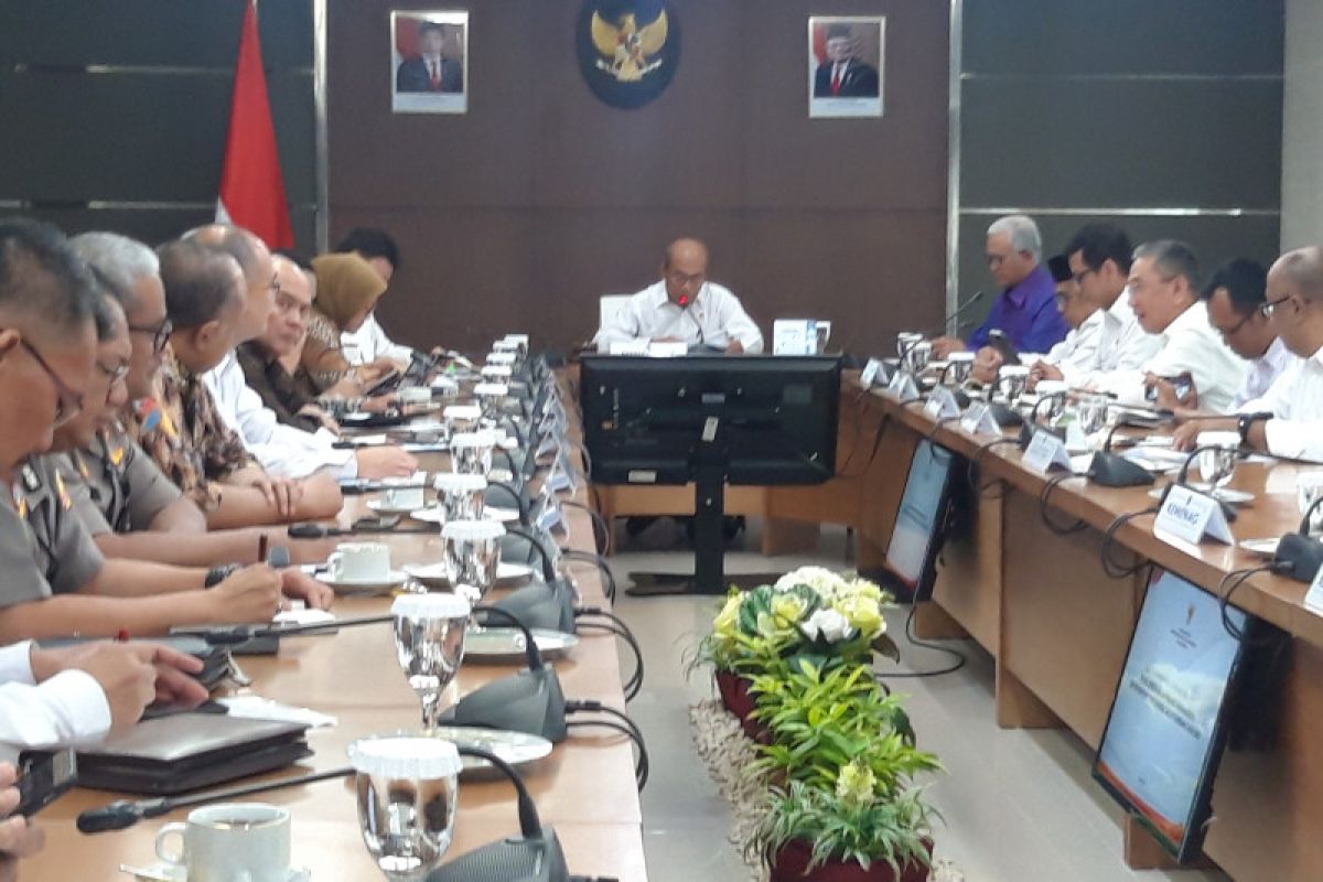 Menko PMK pimpin rapat evaluasi cuti bersama dan hari libur nasional