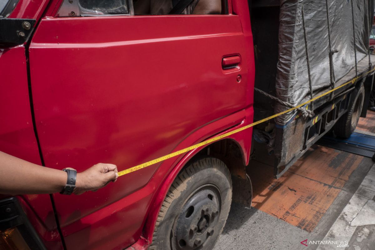 Truk lebihi muatan juga akan ditilang di Tol Pekanbaru-Dumai