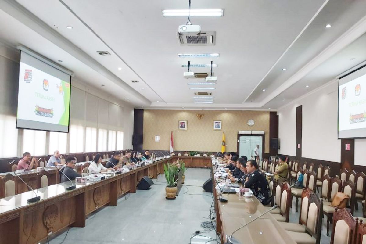 Tak transparan, rapat DPRD Kalteng sering berlangsung tertutup