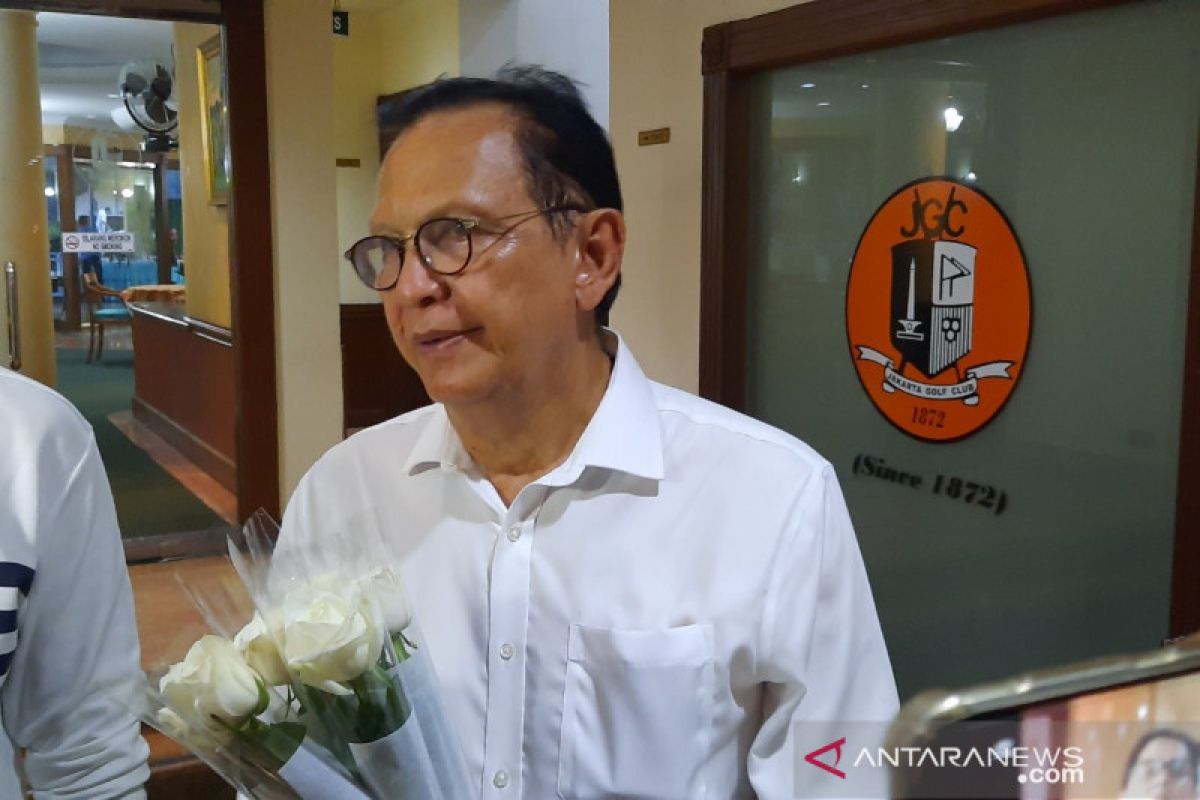 Menurut Roy Marten, banyak artis tidak paham pajak penghasilan