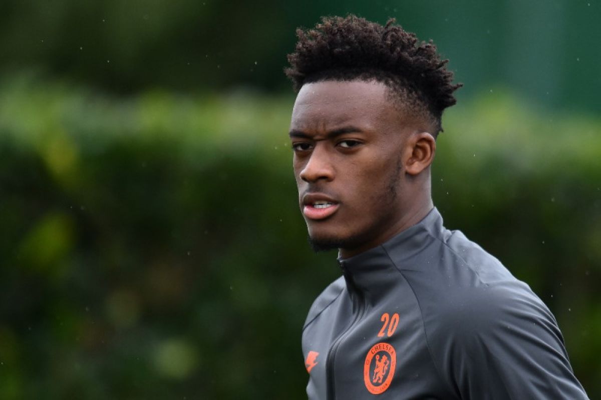 Penyerang Chelsea Callum Hudson-Odoi positif virus corona