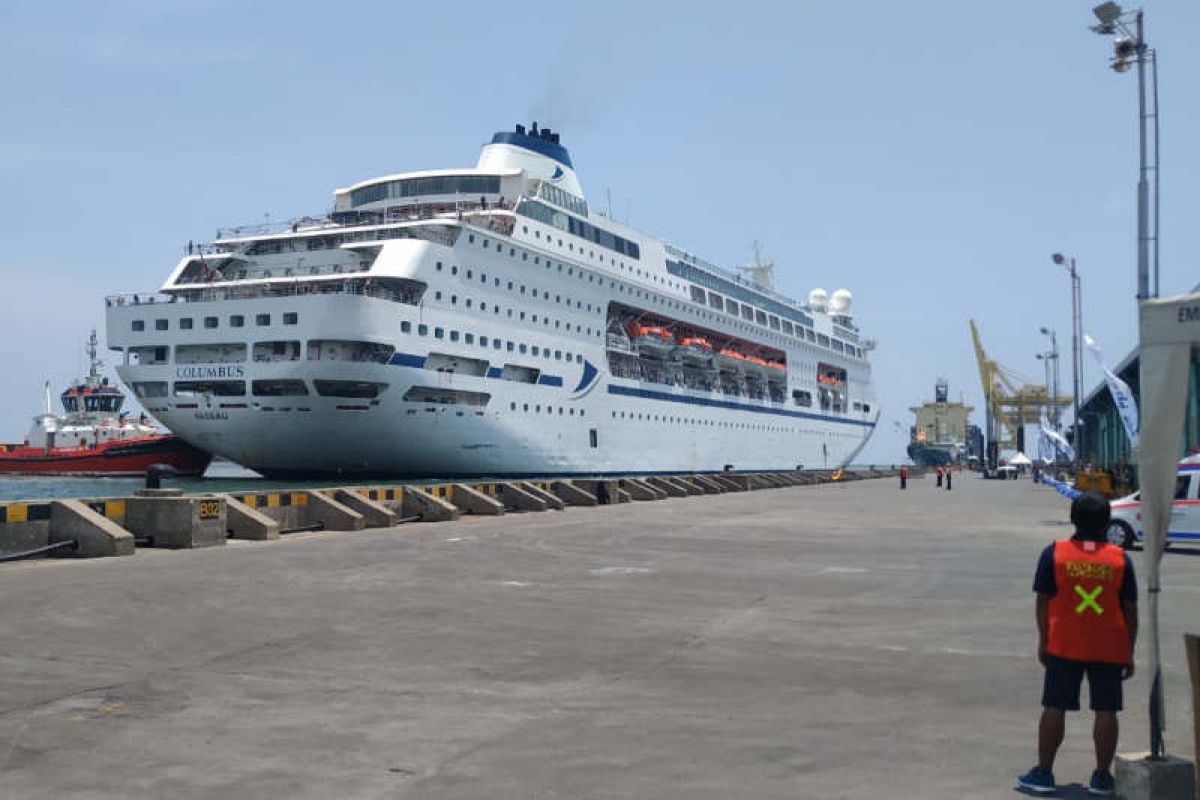 Kapal MV Colombus diizinkan bersandar di Pelabuhan Semarang