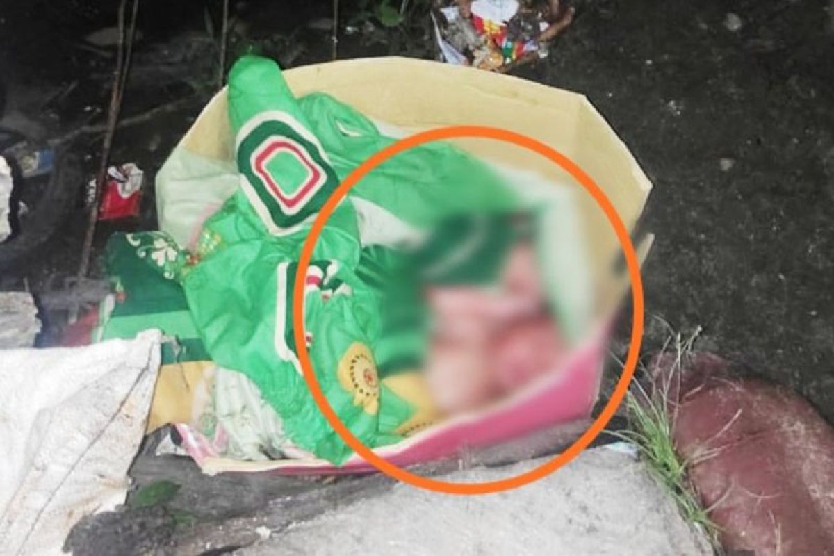 Warga temukan bayi kembar di tempat pembuangan sampah