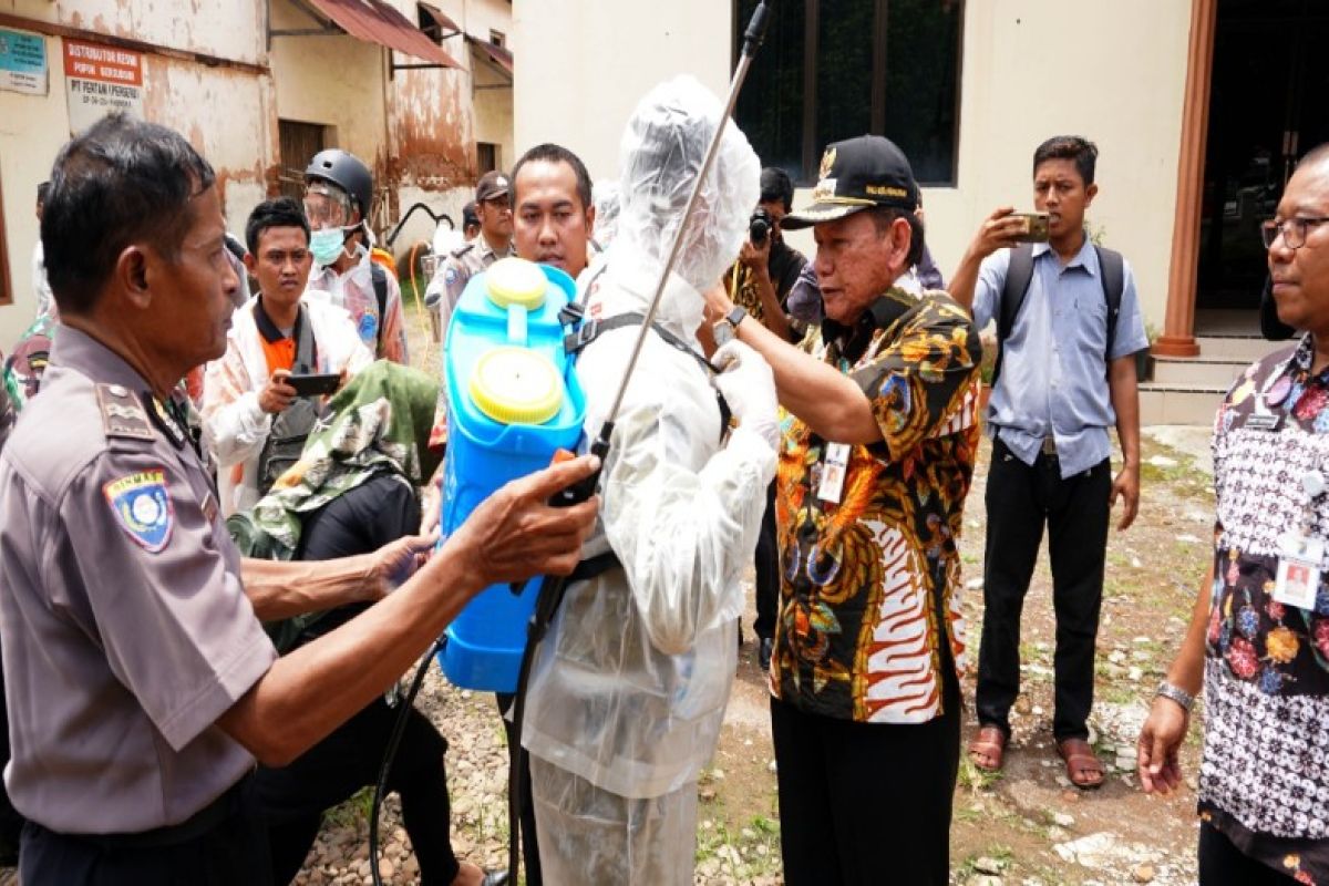 Pekalongan terjunkan 40 petugas disinfektan untuk antisipasi COVID-19