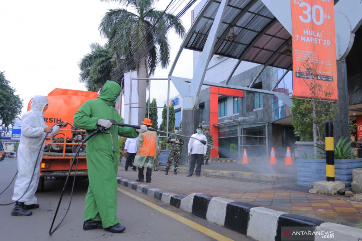 Begini cara Pemkot Tangerang semprot massal disinfektan lawan Virus Corona