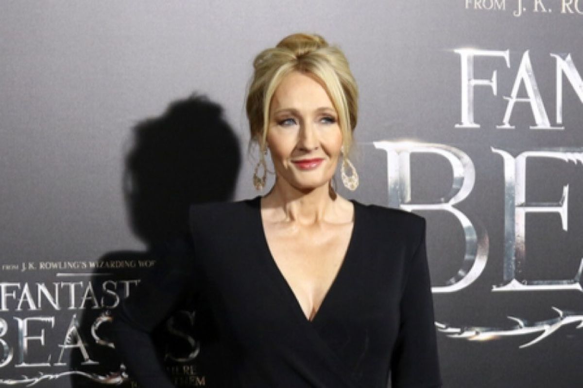 JK Rowling terbitkan dongeng untuk dibaca anak-anak selama "lockdown"