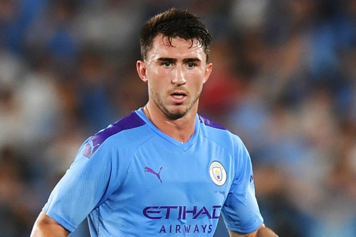 Bek Manchester City Aymeric dibidik Barcelona