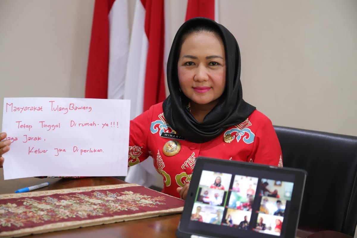 Bupati Tulangbawang Winarti video conference dengan puskesmas dan camat