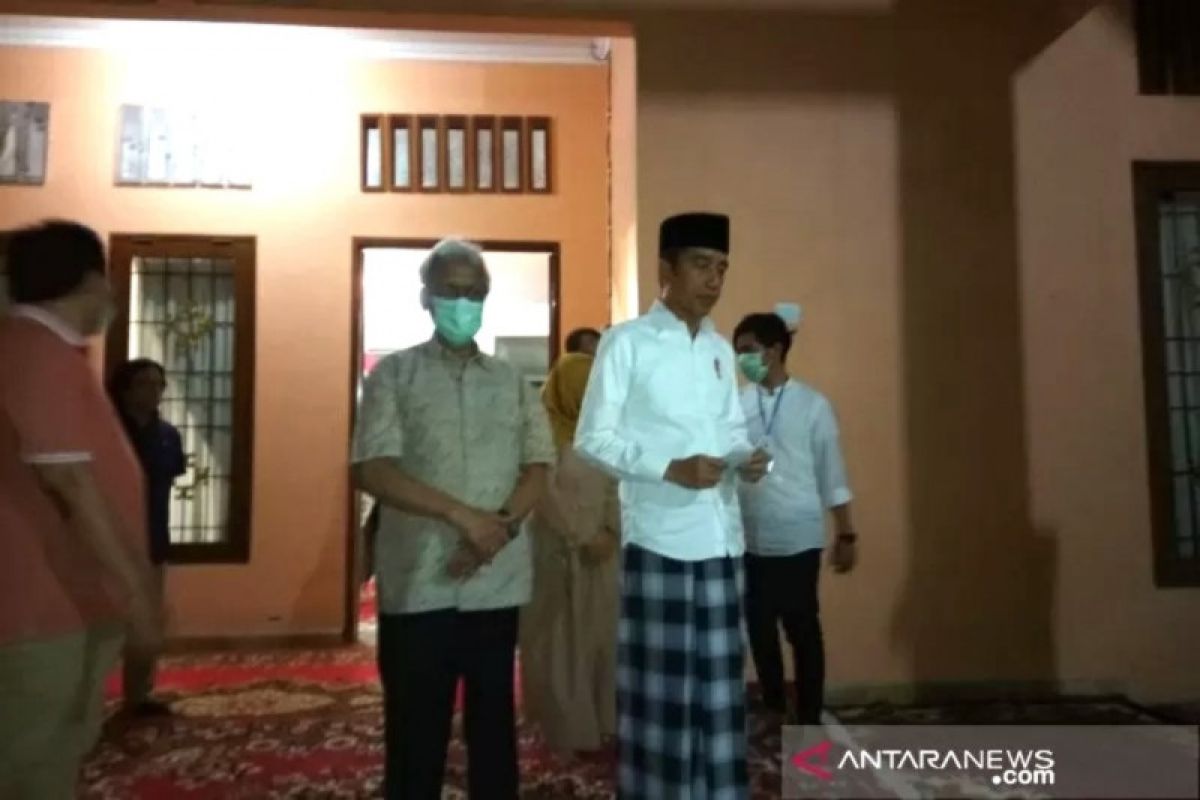 Tanpa kepadatan pelayat, Rumah duka ibunda Presiden