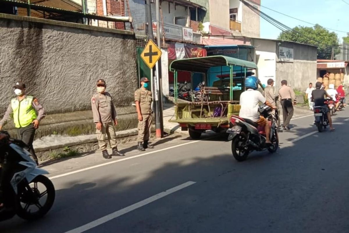 Pemkot Mataram tutup operasional Pasar Panglima waspadai COVID-19