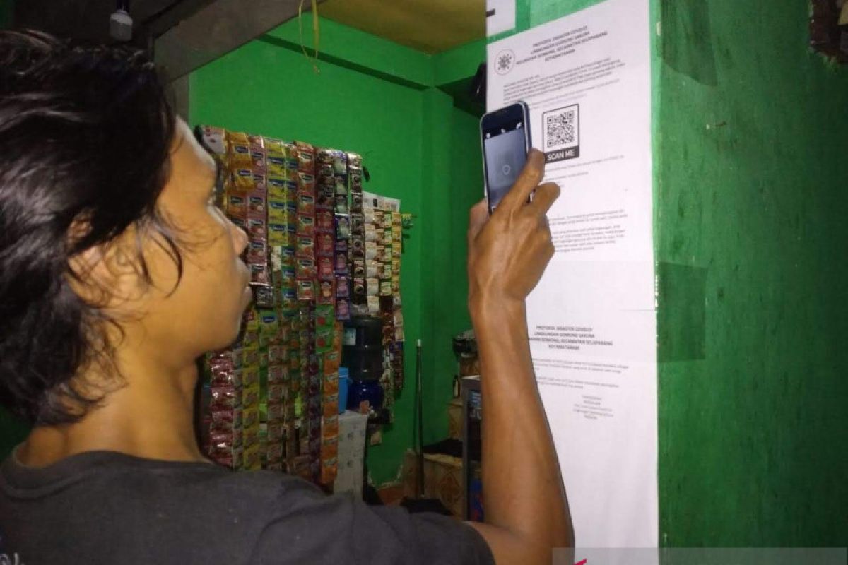 Kreatif! Warga Sakura Gomong Mataram terapkan protokol sistem barcode cegah COVID-19