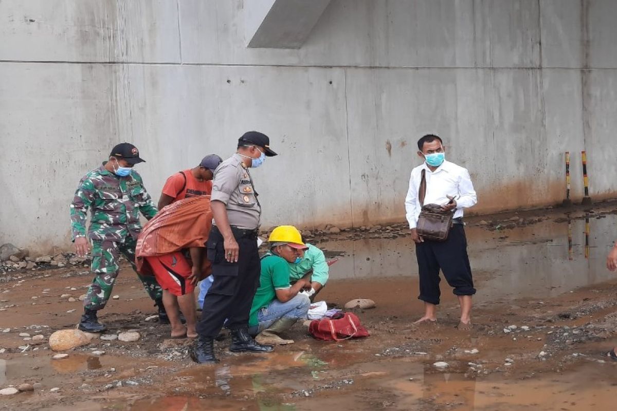 Bayi baru lahir ditemukan tewas di bawah Jembatan Merah Kalikuto Batang