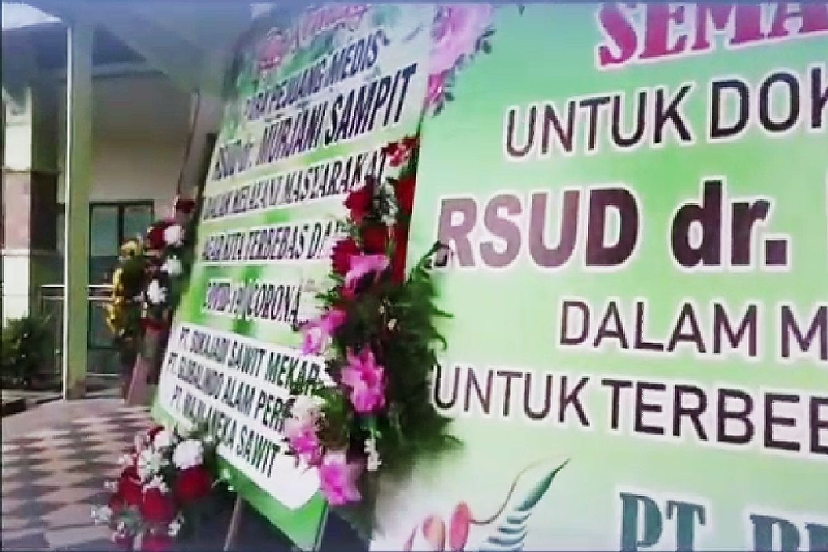 Masyarakat Kotim sampaikan dukungan moril untuk tim medis COVID-19