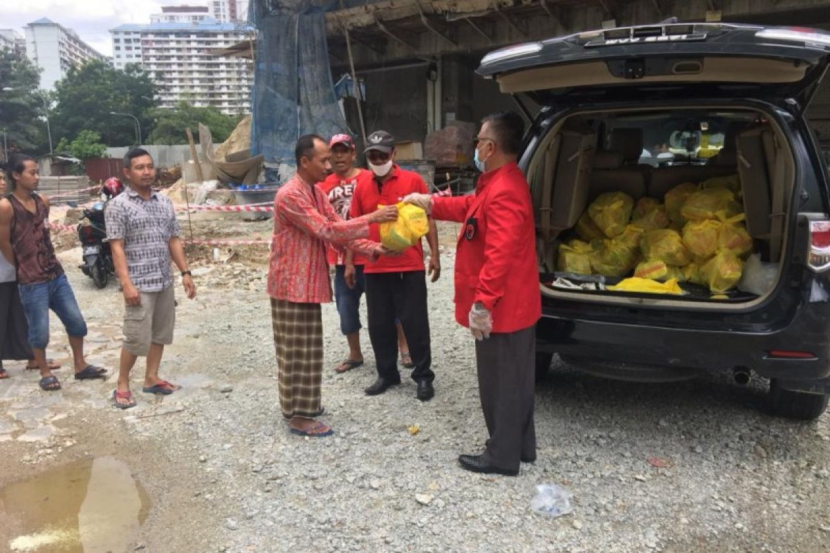 PDIP Malaysia bantu bahan makanan TKI terdampak COVID-19