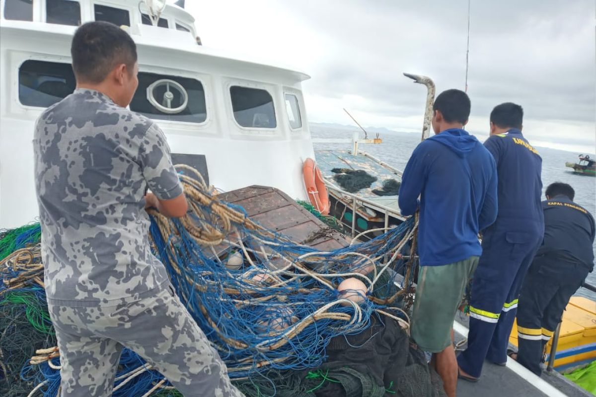 Pengawas amankan enam alat tangkap pukat harimau di perairan Bangka Selatan