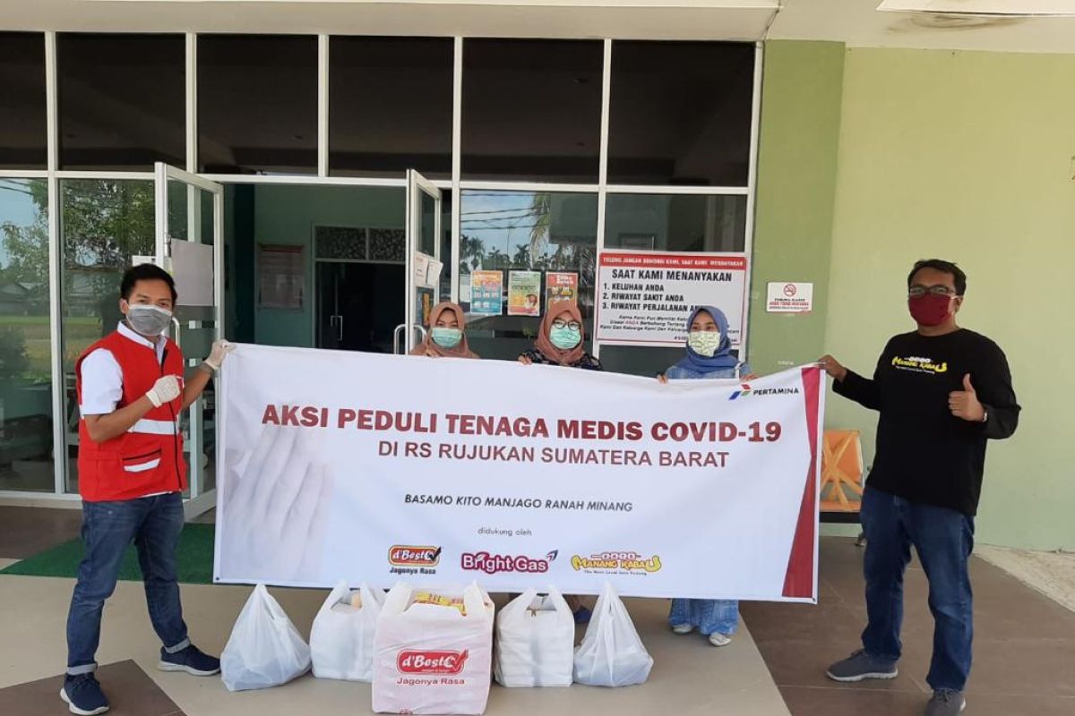 Pertamina bantu makanan kepada petugas kesehatan COVID-19 di Sumbar