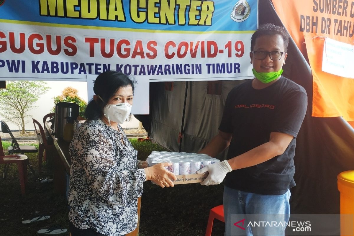 Begini cara Ketua DPRD Kotim semangati tim medis dan jurnalis