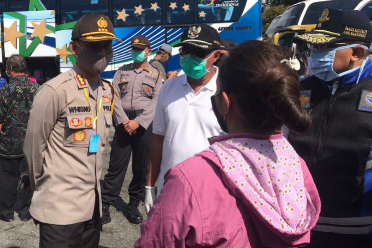 Pemkab Banyumas pulangkan ratusan anak kos Gang Sadar cegah COVID-19